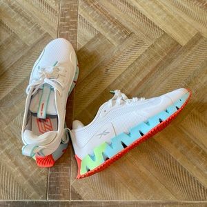 REEBOK ZIG DYNAMICA SNEAKER - WOMEN'S